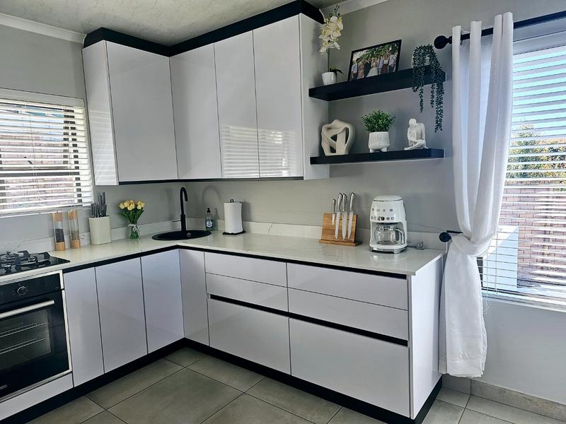 3 Bedroom Property for Sale in Island View Western Cape